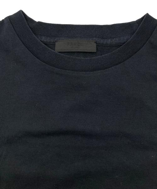 PRADA（プラダ）PRADA (プラダ) 三角プレートパッチＴシャツ ブラック サイズ:Mの古着・服飾アイテム