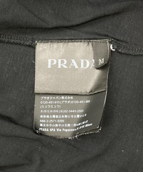 PRADA（プラダ）PRADA (プラダ) 三角プレートパッチＴシャツ ブラック サイズ:Mの古着・服飾アイテム