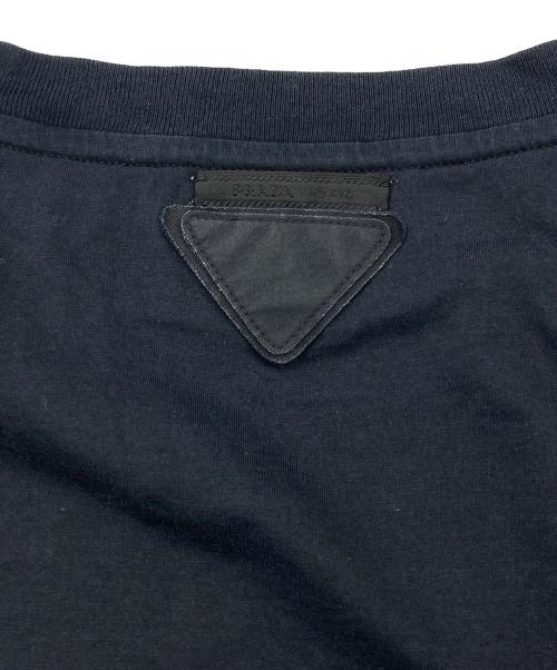 PRADA（プラダ）PRADA (プラダ) 三角プレートパッチＴシャツ ブラック サイズ:Mの古着・服飾アイテム