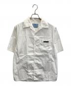 PRADAプラダ）の古着「ロゴパッチ コットン オープンカラーシャツ」｜ホワイト
