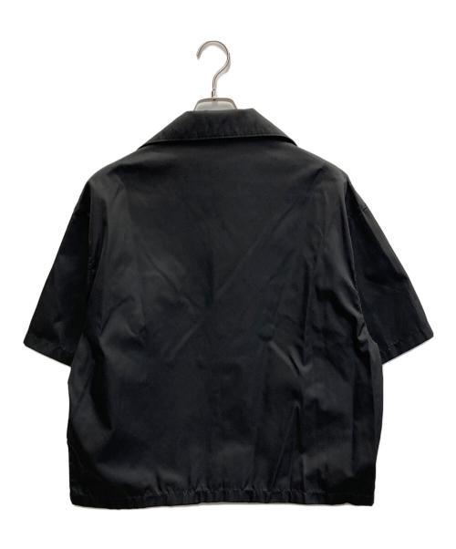 PRADA（プラダ）PRADA (プラダ) RE-NYLON Triangular plate nylon short sleeve shirt ブラック サイズ:XSの古着・服飾アイテム