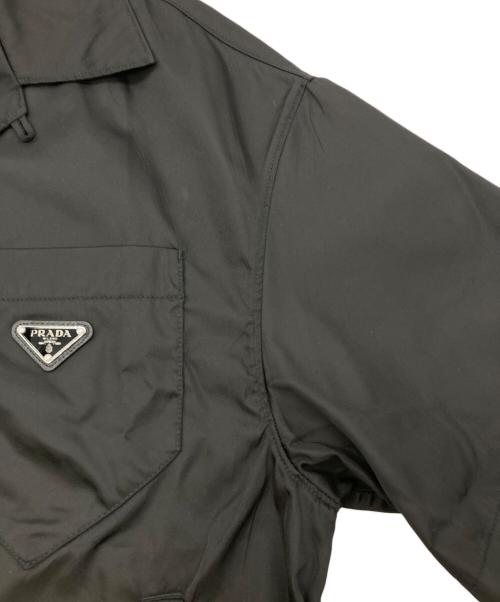 PRADA（プラダ）PRADA (プラダ) RE-NYLON Triangular plate nylon short sleeve shirt ブラック サイズ:XSの古着・服飾アイテム