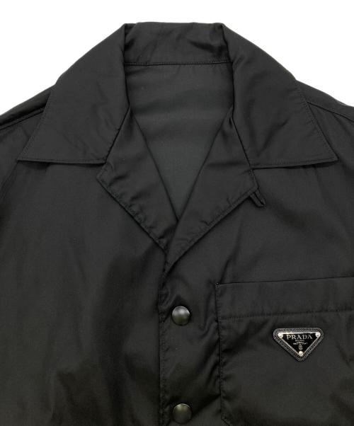 PRADA（プラダ）PRADA (プラダ) RE-NYLON Triangular plate nylon short sleeve shirt ブラック サイズ:XSの古着・服飾アイテム