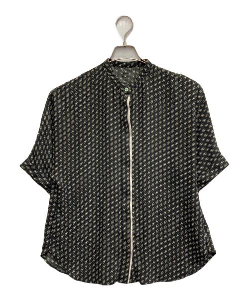 icB（アイシービー）icB (アイシービー) BackSatinAmunzen 5分袖バンドカラーブラウス ブラック サイズ:Sの古着・服飾アイテム