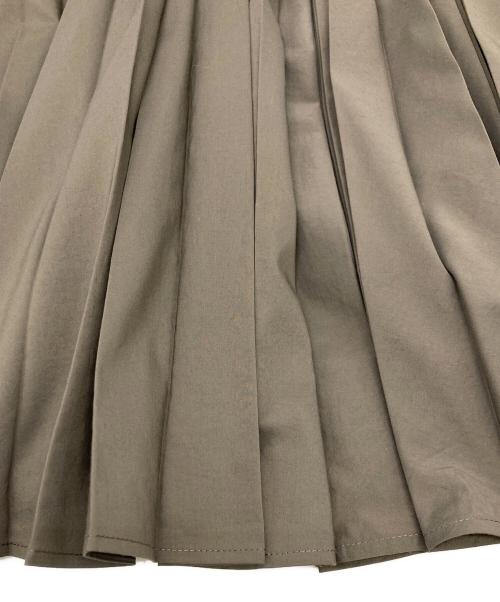 23区（ニジュウサンク）23区 (ニジュウサンク) パウダリータイプライター プリーツ スカート グレージュ サイズ:Mの古着・服飾アイテム