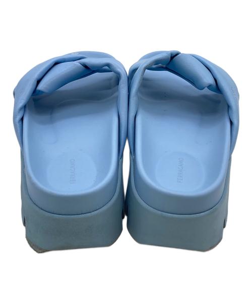 Ferragamo（フェラガモ）Ferragamo (フェラガモ) Air Lug Slides スカイブルー サイズ:8の古着・服飾アイテム