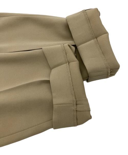 PLST（プラステ）PLST (プラステ) パールボタン2WAYブラウスパンツセットアップ ベージュ サイズ:L 未使用品の古着・服飾アイテム