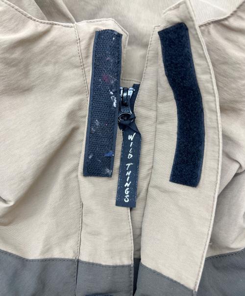X-LARGE（エクストララージ）X-LARGE (エクストララージ) WILD THINGS (ワイルドシングス) コラボマウンテンパーカー ベージュ サイズ:XLの古着・服飾アイテム