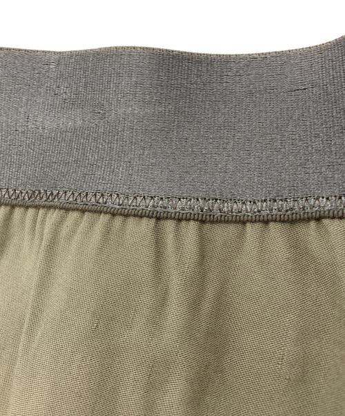 MUSE de Deuxieme Classe（ミューズ ドゥーズィエム クラス）MUSE de Deuxieme Classe (ミューズ ドゥーズィエム クラス) STRETCH TWILL タックパンツ グレー サイズ:38の古着・服飾アイテム