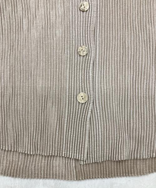 SPECCHIO（スペッチオ）SPECCHIO (スペッチオ) シャトルプリーツ オープンカラートップス / 9分袖 ベージュ サイズ:Lの古着・服飾アイテム