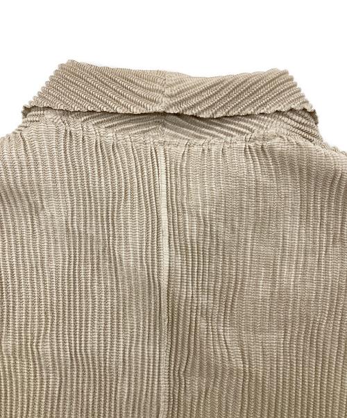 SPECCHIO（スペッチオ）SPECCHIO (スペッチオ) シャトルプリーツ オープンカラートップス / 9分袖 ベージュ サイズ:Lの古着・服飾アイテム