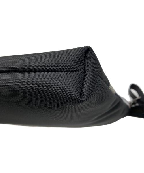 BLACK LABEL CRESTBRIDGE（ブラックレーベル クレストブリッジ）BLACK LABEL CRESTBRIDGE (ブラックレーベル クレストブリッジ) パーシャルクレストブリッジチェックサコッシュクラッチバッグ ホワイト×ベージュの古着・服飾アイテム