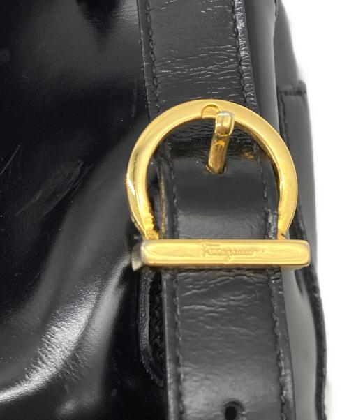 Salvatore Ferragamo（サルヴァトーレ フェラガモ）Salvatore Ferragamo (サルヴァトーレ フェラガモ) エナメルリュック ブラックの古着・服飾アイテム