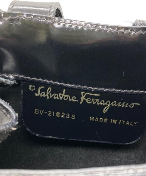 Salvatore Ferragamo（サルヴァトーレ フェラガモ）Salvatore Ferragamo (サルヴァトーレ フェラガモ) エナメルリュック ブラックの古着・服飾アイテム