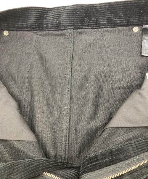 CONZ（コンズ）conz (コンズ) CORDUROY CURVED LEG PANTS ブラック サイズ:1の古着・服飾アイテム