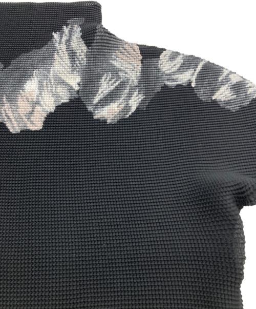ISSEY MIYAKE me（イッセイ ミヤケ ミー）ISSEY MIYAKE me (イッセイ ミヤケ ミー) ハンソデカットソー ブラック サイズ:表記なしの古着・服飾アイテム