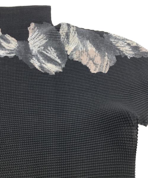 ISSEY MIYAKE me（イッセイ ミヤケ ミー）ISSEY MIYAKE me (イッセイ ミヤケ ミー) ハンソデカットソー ブラック サイズ:表記なしの古着・服飾アイテム