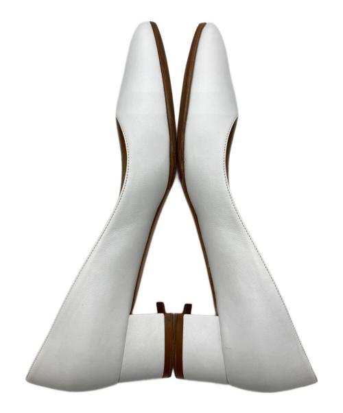 Manolo Blahnik（マノロブラニク）Manolo Blahnik (マノロブラニク) LISTONY/パンプス ホワイト サイズ:38の古着・服飾アイテム
