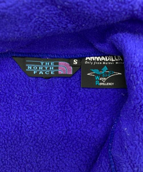 THE NORTH FACE（ザ ノース フェイス）THE NORTH FACE (ザ ノース フェイス) デナリジジャケット ブラック×ブルー サイズ:Sの古着・服飾アイテム