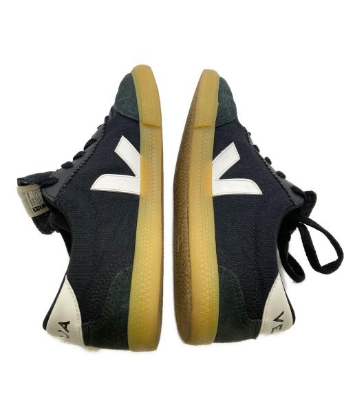 VEJA（ヴェジャ）VEJA (ヴェジャ) VOLLEYスニーカー ブラック サイズ:25の古着・服飾アイテム