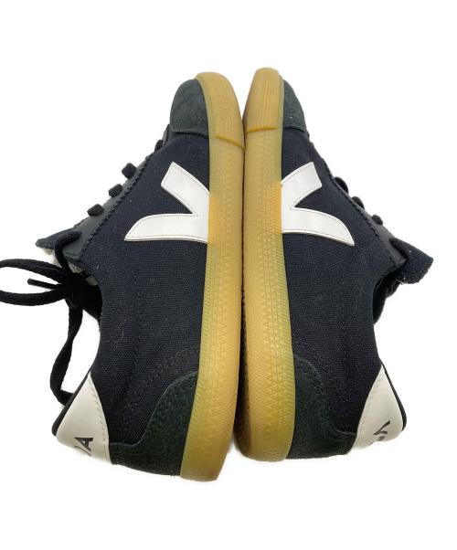VEJA（ヴェジャ）VEJA (ヴェジャ) VOLLEYスニーカー ブラック サイズ:25の古着・服飾アイテム