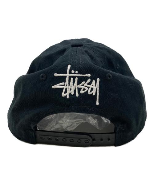 stussy（ステューシー）stussy (ステューシー) Vintage S Low Pro Snapback Cap ブラック×レッドの古着・服飾アイテム