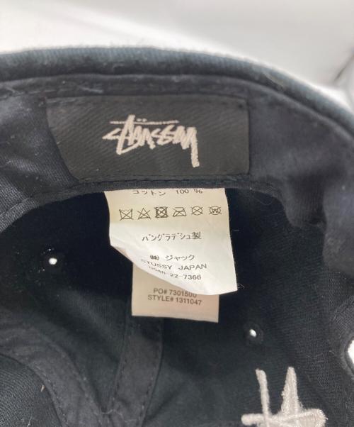 stussy（ステューシー）stussy (ステューシー) Vintage S Low Pro Snapback Cap ブラック×レッドの古着・服飾アイテム