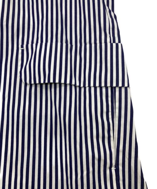 journal standard luxe（ジャーナルスタンダード ラックス）JOURNAL STANDARD LUXE (ジャーナルスタンダード ラックス) タイプクロス スタンドカラーワンピース ホワイト×ネイビー サイズ:Fの古着・服飾アイテム