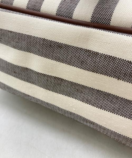 WEEKEND Max Mara（ウィークエンド マックスマーラ）Weekend Max Mara (ウィークエンド マックスマーラ) CROSS BODY BAG ホワイト×グレーの古着・服飾アイテム