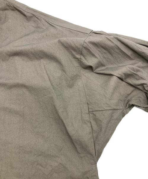 Toujours（トゥジュー）Toujours (トゥジュー) コットントリプルヤーンツイルシャツ カーキ サイズ:2の古着・服飾アイテム