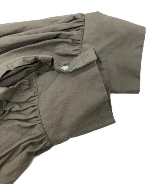 Toujours（トゥジュー）Toujours (トゥジュー) コットントリプルヤーンツイルシャツ カーキ サイズ:2の古着・服飾アイテム