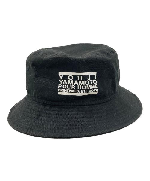 YOHJI YAMAMOTO（ヨウジヤマモト）YOHJI YAMAMOTO (ヨウジヤマモト) New Era (ニューエラ) バケットハット ブラック サイズ:M-Lの古着・服飾アイテム