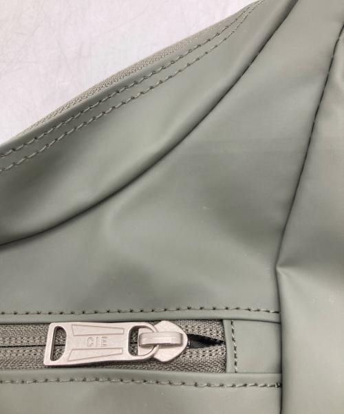 CIE（シー）CIE (シー) GRID3 SHOULDERBAG-02 カーキの古着・服飾アイテム