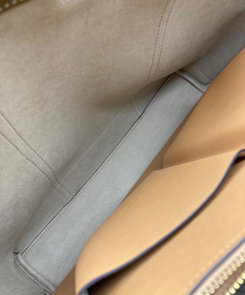 TORY BURCH（トリーバーチ）TORY BURCH (トリーバーチ) モノグラムトートバッグ ベージュの古着・服飾アイテム