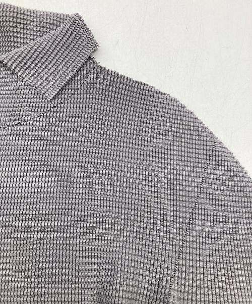 me ISSEY MIYAKE（ミーイッセイ ミヤケ）me ISSEY MIYAKE (ミーイッセイ ミヤケ) ハイネックプリーツカーディガン グレー サイズ:FREEの古着・服飾アイテム