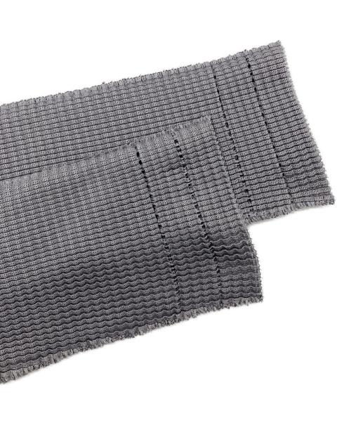 me ISSEY MIYAKE（ミーイッセイ ミヤケ）me ISSEY MIYAKE (ミーイッセイ ミヤケ) ハイネックプリーツカーディガン グレー サイズ:FREEの古着・服飾アイテム