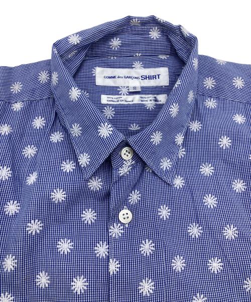 COMME des GARCONS SHIRT（コムデギャルソンシャツ）COMME des GARCONS SHIRT (コムデギャルソンシャツ) フラワ―刺繍半袖シャツ ブルー サイズ:Sの古着・服飾アイテム