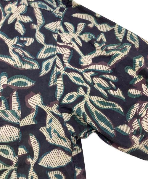 SHIPS（シップス）SHIPS (シップス) BENCH MARKING SHIRTS インディアン バティック ショートスリーブ シャツ グリーン サイズ:M 未使用品の古着・服飾アイテム