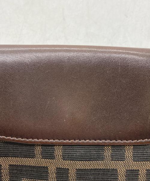 FENDI（フェンディ）FENDI (フェンディ) ズッカ柄2つ折り財布 ブラウンの古着・服飾アイテム