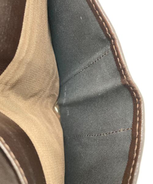FENDI（フェンディ）FENDI (フェンディ) ズッカ柄2つ折り財布 ブラウンの古着・服飾アイテム