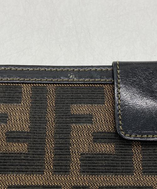 FENDI（フェンディ）FENDI (フェンディ) ズッカ柄長財布 ブラウンの古着・服飾アイテム