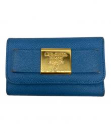 PRADA（プラダ）の古着「サフィアーノリボン6連キーケース」｜ブルー