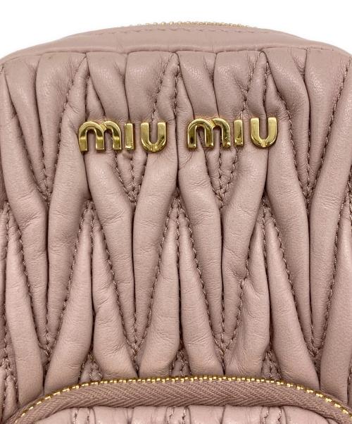 MIU MIU（ミュウミュウ）MIU MIU (ミュウミュウ) マテラッセ レザーショルダーポーチ ピンク×ゴールドの古着・服飾アイテム