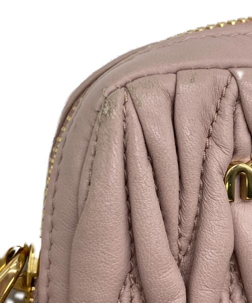 MIU MIU（ミュウミュウ）MIU MIU (ミュウミュウ) マテラッセ レザーショルダーポーチ ピンク×ゴールドの古着・服飾アイテム