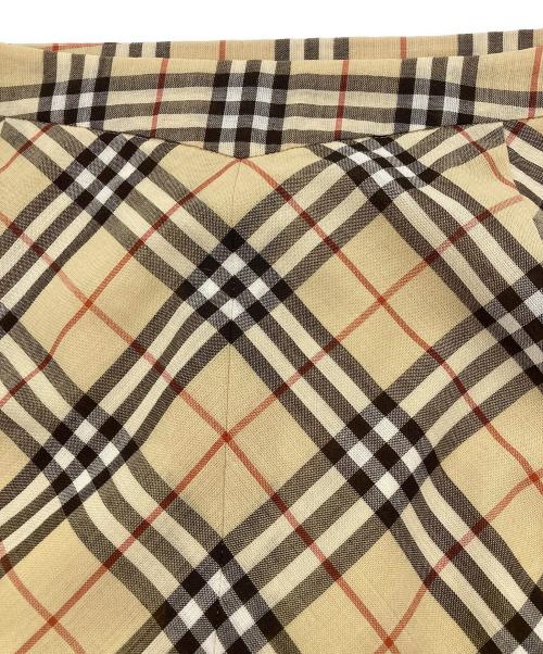 BURBERRY BLUE LABEL（バーバリー ブルー レーベル）BURBERRY BLUE LABEL (バーバリー ブルー レーベル) ノバチェックスカート ベージュ サイズ:36の古着・服飾アイテム