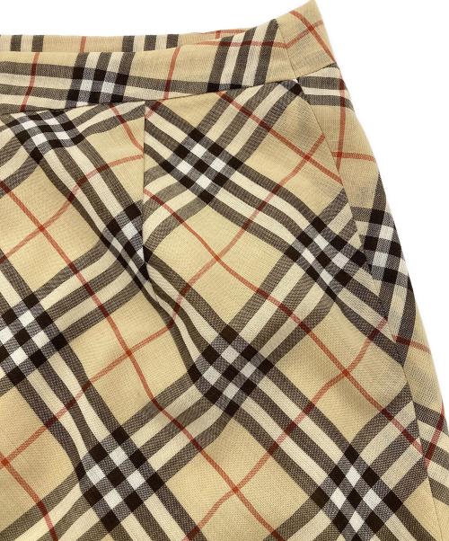 BURBERRY BLUE LABEL（バーバリー ブルー レーベル）BURBERRY BLUE LABEL (バーバリー ブルー レーベル) ノバチェックスカート ベージュ サイズ:36の古着・服飾アイテム