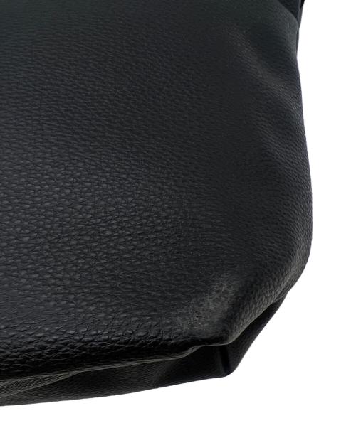 meltum（メルタム）meltum (メルタム) LEATHER MESSENGER BAG ブラックの古着・服飾アイテム