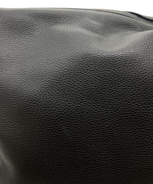 meltum（メルタム）meltum (メルタム) LEATHER MESSENGER BAG ブラックの古着・服飾アイテム