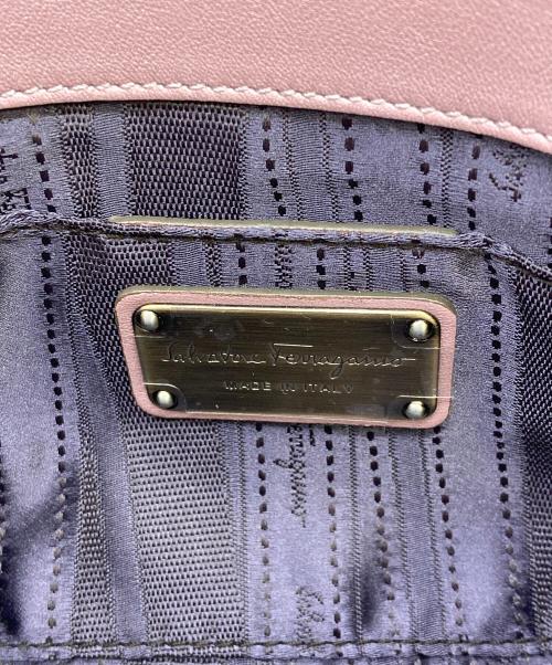 Salvatore Ferragamo（サルヴァトーレ フェラガモ）Salvatore Ferragamo (サルヴァトーレ フェラガモ) ヴァラパテントレザーチェーンワンショルダーバッグ ブラウンの古着・服飾アイテム