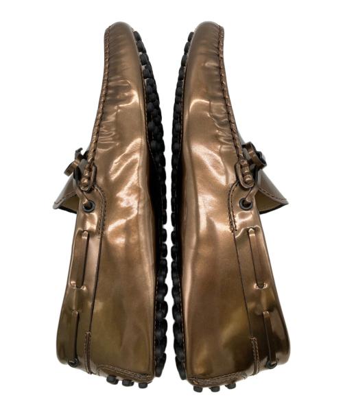 TOD'S（トッズ）TOD'S (トッズ) メタリックパテントドライビングシューズ ブラウン サイズ:6.5の古着・服飾アイテム